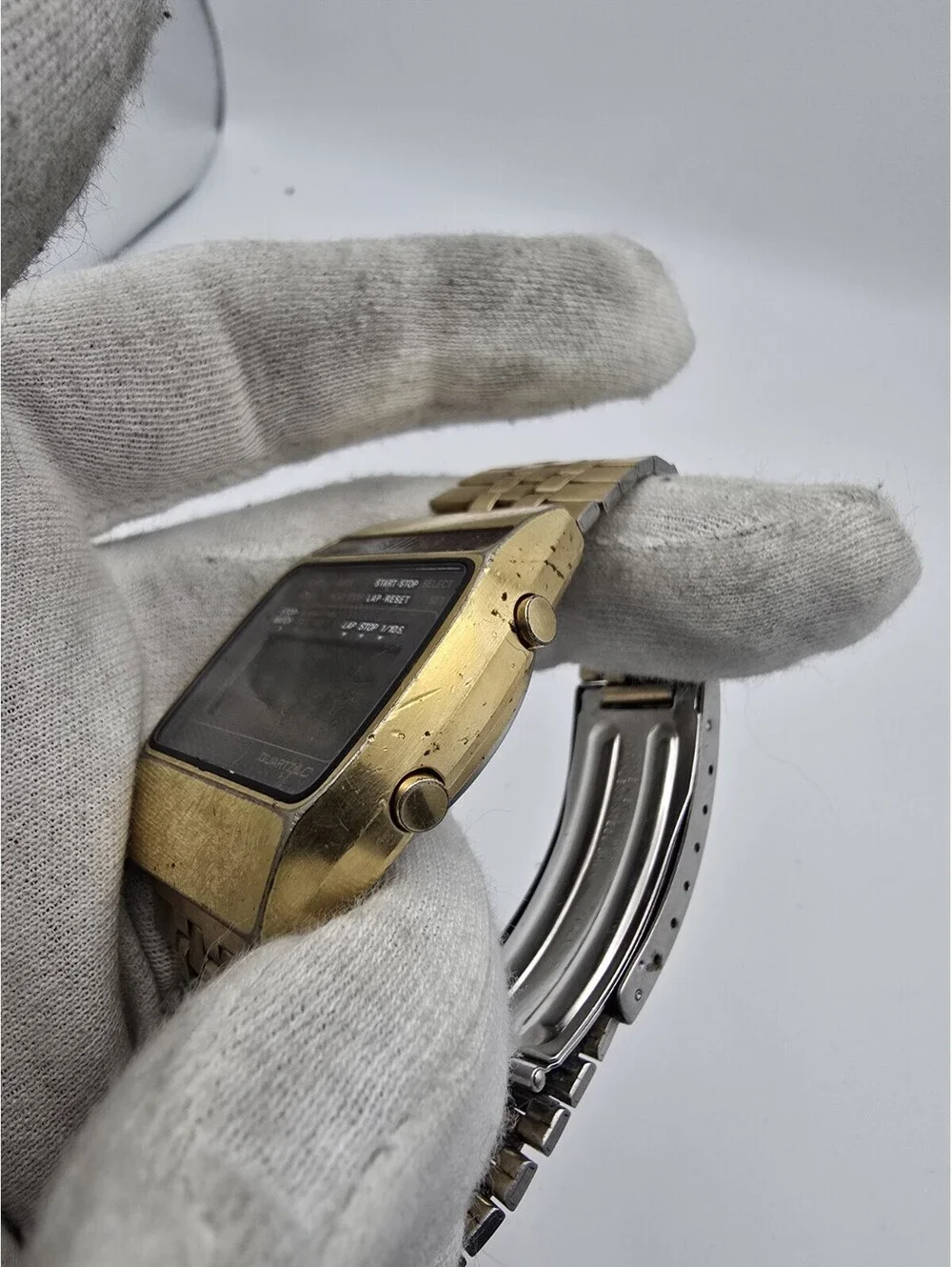 Vintage Seiko Quartz LC Digital Watch Gold Tone Speaker Grill A159-5009 Running